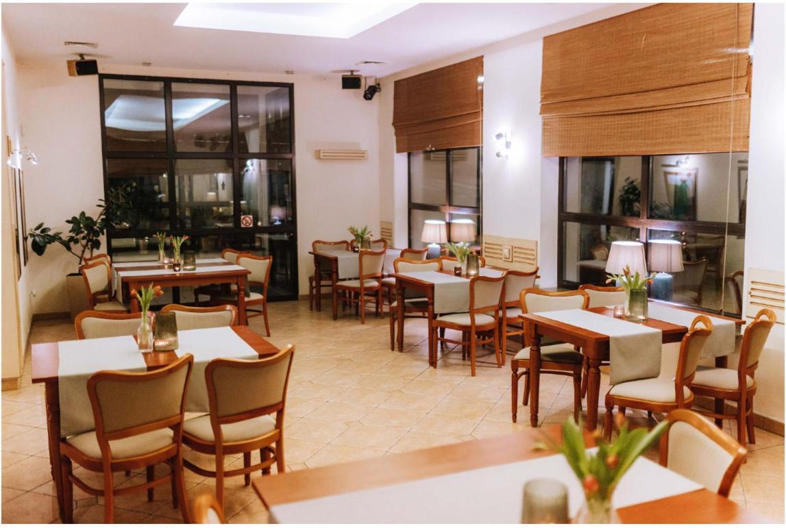 Hotel Piast Cedynia Exterior photo